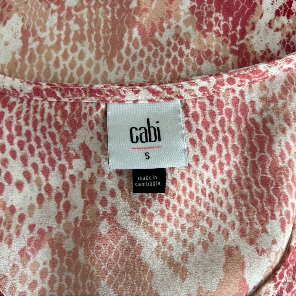 Cabi #5708 Bethany Snake Blouse Pink Coral Size Small - Picture 6 of 8